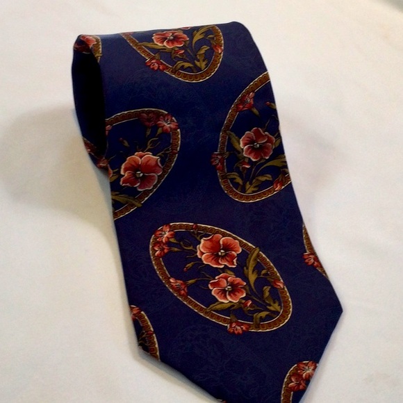 Liberty of London silk necktie. - Picture 2 of 7